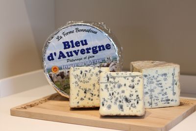 Bleu d'Auvergne AOP fermier lait cru entier 2.5kg, vendu en gros par Auclair Négoce