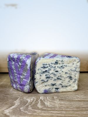 Bleu de Vache Fondant 1/2 pain 1.325kg, vendu en gros par Auclair Négoce
