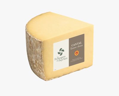 Cantal AOP entre-deux (1/8) past Pays Vert 5kg, vendu en gros par Auclair Négoce