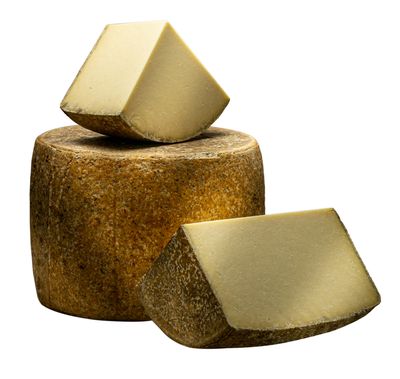 Cantal Entre Deux AOP affinage tunnel 1/8 sv 5kg, vendu en gros par Auclair Négoce