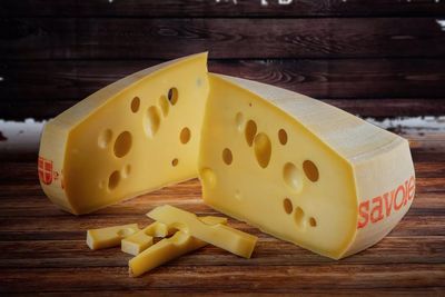 Emmental de Savoie IGP 1/8 10kg, vendu en gros par Auclair Négoce