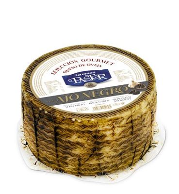 Fromage de Brebis à l'ail noir 3kg, vendu en gros par Auclair Négoce