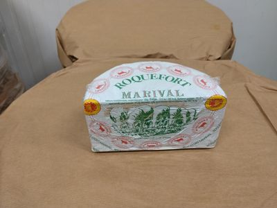 Roquefort AOP Marival 1/2 pain 1.35kg, vendu en gros par Auclair Négoce