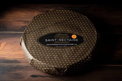Saint Nectaire Fermier AOP 1.7kg Secret d'affineur, vendu en gros par Auclair Négoce