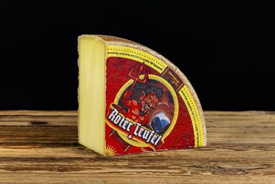 Diable Rouge Extra - 10 mois d'affinage 6.5kg, vendu en gros par Auclair Négoce