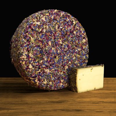 Tomme Suisse aux fleurs sauvages 6.5kg, vendu en gros par Auclair Négoce