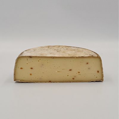 Tomme de Montagne lait cru Fenugrec 1.7kg, vendu en gros par Auclair Négoce