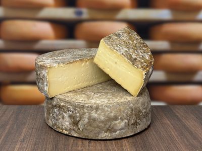 Tomme de Tarentaise lait cru 1.7kg, vendu en gros par Auclair Négoce