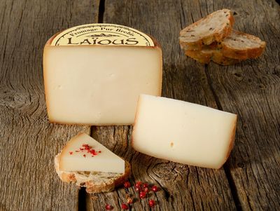 Tommette de Brebis croute lavée 450g, vendu en gros par Auclair Négoce